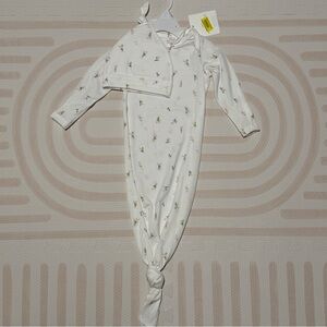 Starting Out NB-6M long-sleeve floral knotted gown